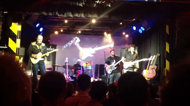 Fender Roadshow 2013 (Sydney) Part 9 смотреть онлайн