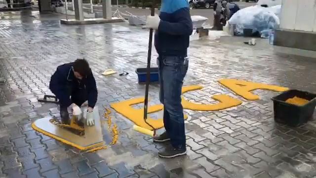 Укладка покрытия с трафаретами из ЭПДМ