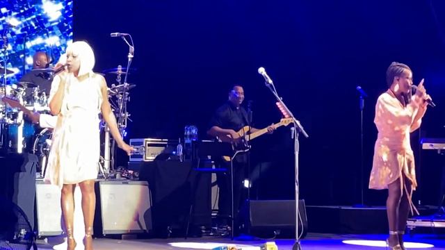 Nile Rodgers & CHIC - Le Freak (Live Halifax 2022) смотреть онлайн