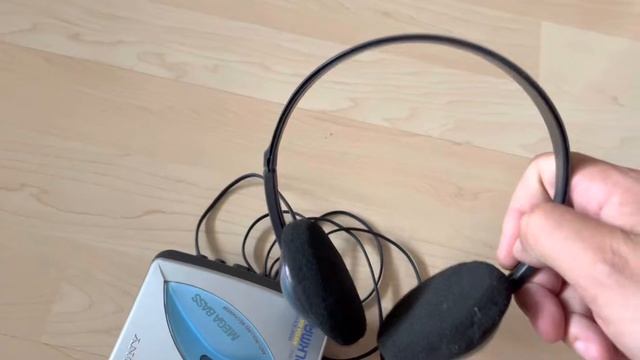 SONY Walkman WM-EX190 oldschool portable cassette player and sony headphones test review смотреть онлайн
