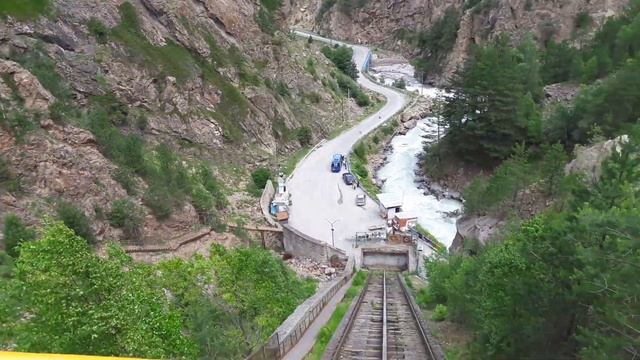 Подъемник для автомобилей в ущелье Адыр Су смотреть онлайн