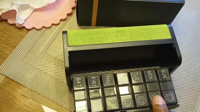Weekly Pill Organizer,AM PM Pill Box 2 Times a Day,Travel Daily Medicine Container Review смотреть онлайн