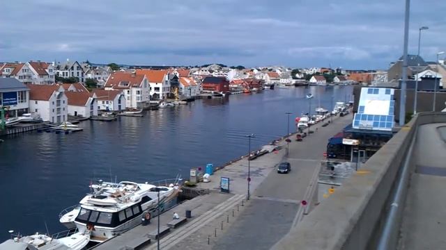 Lovely view Haugesund Norway,Risoy centrum bridge смотреть онлайн