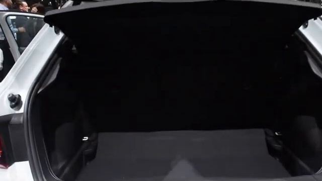 Audi A1 vs Mitsubishi Space Star смотреть онлайн