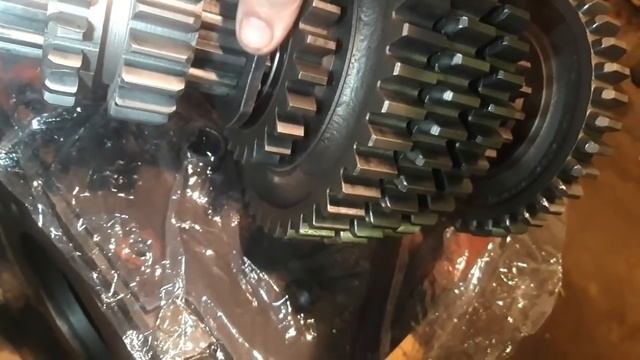 МТЗ-82, ремонт КПП ч. 7. Начал сборку смотреть онлайн