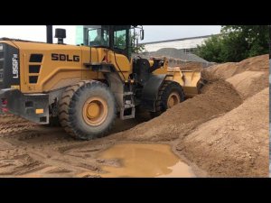 Отзыв о фронтальном погрузчике SDLG L956FH