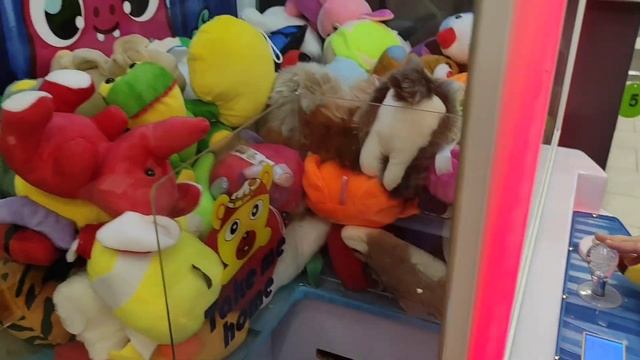 Гусь-обнимусь,мишка с коллекции,смайл и не понятный зверь?#clawmachine #автоматсигрушками #хватайка