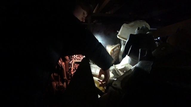 Школьник Купил мерседес w124! Зимний дрифт на парковке! Продал мерседес смотреть онлайн