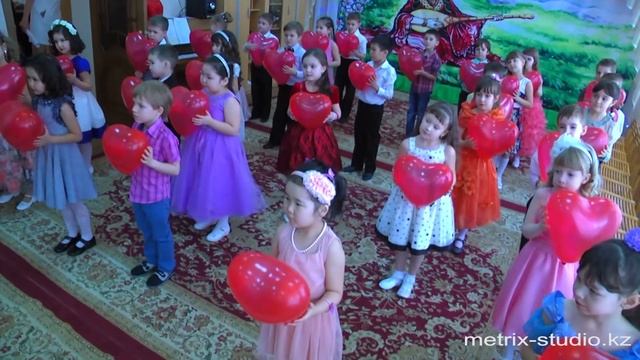 Трогательное поздравление мам с 8 марта .Садик № 21 Гулдер. Астана смотреть онлайн
