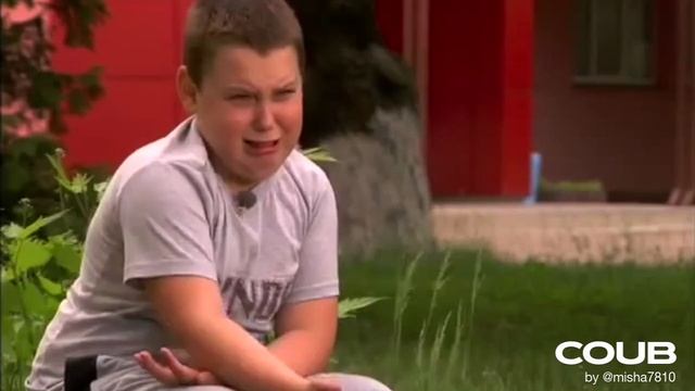 плачущий мальчик мем смотреть онлайн