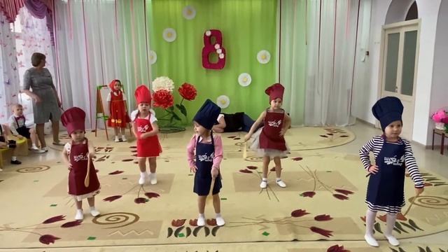 СРЕДНЯЯ ГРУППА 8 МАРТА УТРЕННИК смотреть онлайн