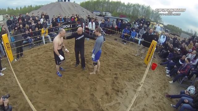 Бой профессионала улицы с опытным борцом смотреть онлайн