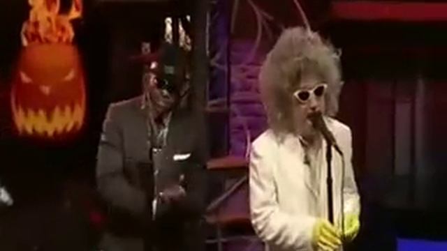 Gary Wilson with Questlove and The Roots on Late Night With Jimmy Fallon смотреть онлайн