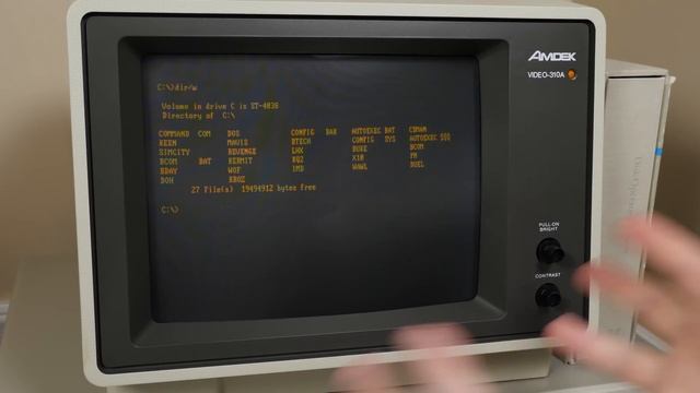 LGR - Unboxing a New 1980s Amdek Monochrome Monitor смотреть онлайн