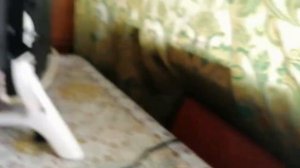 Как поставить ЖК телевизор на стол, когда нет ножек....