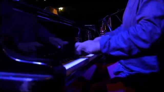 Newen Tahiel (Carlos Maza) & Familia feat Vincent Ségal - Jazz à Porquerolles смотреть онлайн