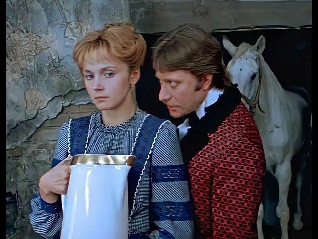 А бабочка крылышками бяк, бяк, бяк