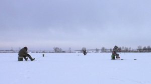 Зимняя рыбалка. Ловля прудового окуня. Декабрь 2022.