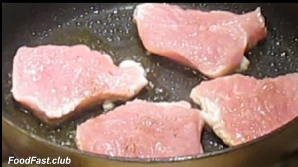 Стейки из индейки на сковороде