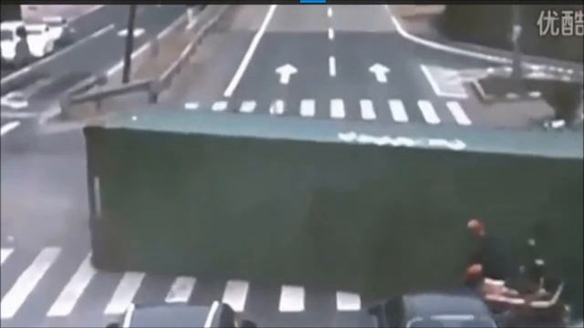 скутер всмятку moto crash 18+ смотреть онлайн