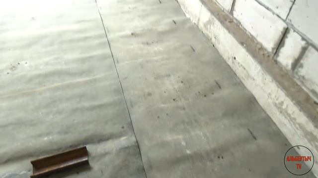 Установка автомобильного подъемника в гараже своими руками. Заливка рамы подъемника в бетонный пол. смотреть онлайн