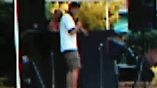 kareoke at nana's! [Chris singing] смотреть онлайн