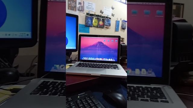 MacBook Pro Windows 11