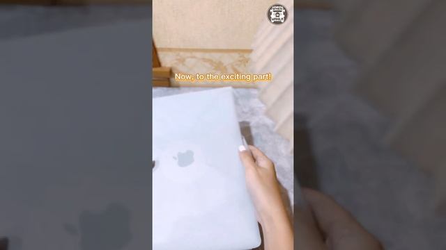 Unboxing the 13-inch MacBook Pro with M2 chip смотреть онлайн