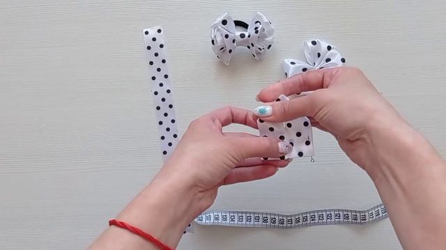 Горошек всегда в тренде. Бантики из атласной ленты просто и легко #бантики# смотреть онлайн