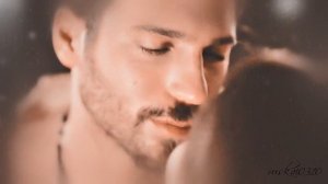 Ezgi + Özgür. Bay Yanlış. Ты здесь.