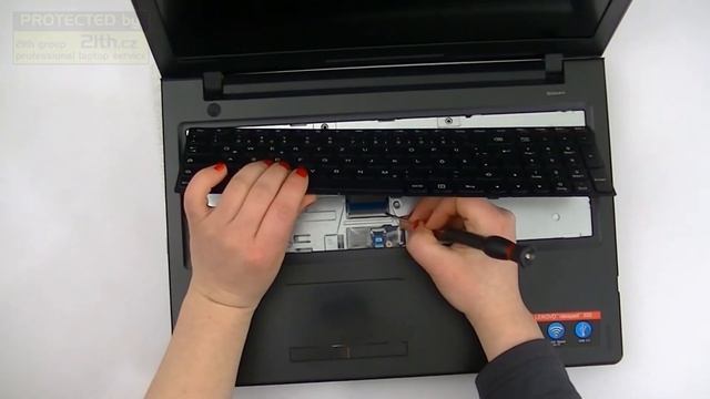 Women Replace Keyboard  On Lenovo IdeaPad 300 300-15 ?  Disassembly