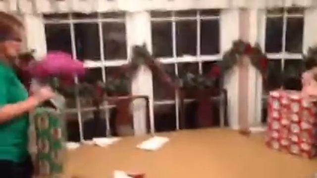 Blind Xmas Wrapping Game 2012 смотреть онлайн