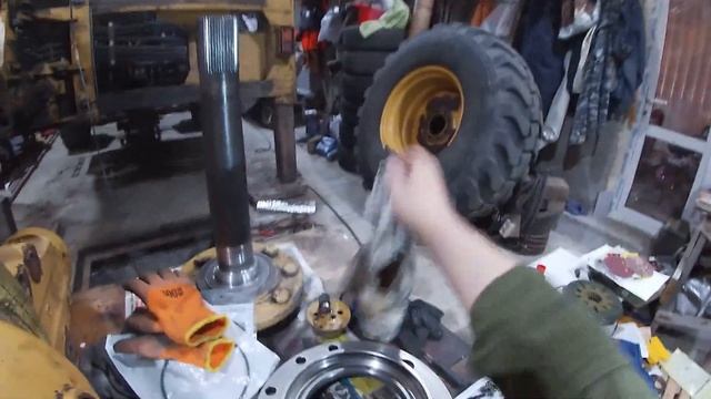 Полная разборка и сборка правого чулка заднего моста с заменой тормозных дисков. Часть № 9 смотреть онлайн