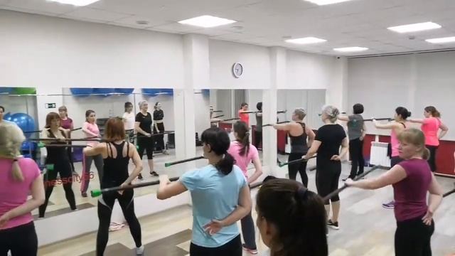 Танцевальная разминка смотреть онлайн