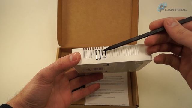 Mikrotik Cloud Router Switch CRS106-1C-5S распаковка (unboxing)