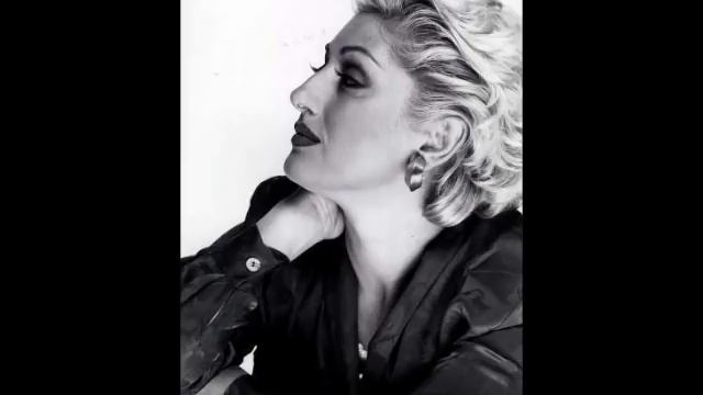 Muazzez Ersoy - Bir Fincan Kahve Olsam смотреть онлайн