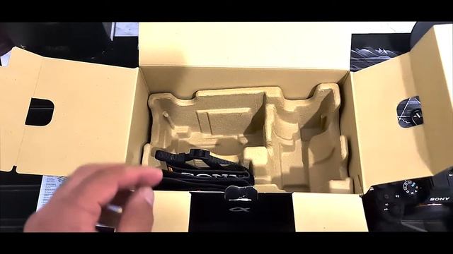 Sony A7 IV w/Kit Lens unboxing, 2022 смотреть онлайн