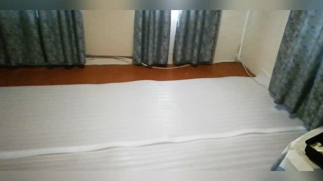 УТЕПЛЯЕМ ПОЛ В ДЕРЕВЕНСКОМ ДОМЕ. Последняя стройка года.