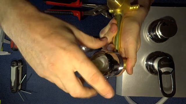 Разбираем стандартный смеситель для душевой кабины смотреть онлайн