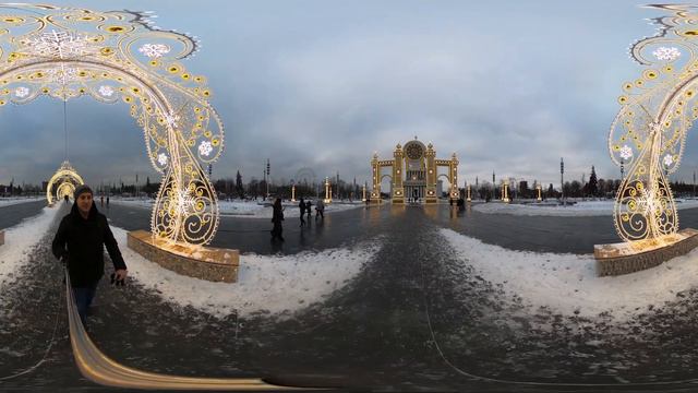 Новогодняя арка на ВДНХ в Москве. Видео в 360 градусов. смотреть онлайн