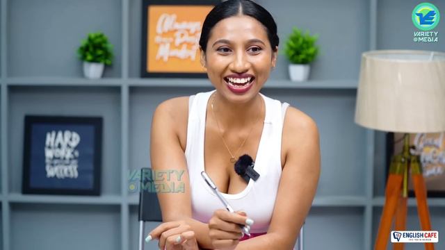 ഞാൻ ചന്ദനക്കുറി ഇട്ട് നടക്കുന്ന പെൺകുട്ടി ആയിരുന്നു😂 ANJANA MOHAN EXCLUSIVE INTERVIEW смотреть онлайн