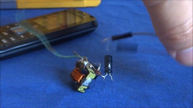 ПЕРЕДАТЧИК ИЗ ДЕТАЛЕЙ ЛАМПЫ ЭКОНОМКИ ! ОЧЕНЬ ПРОСТО смотреть онлайн