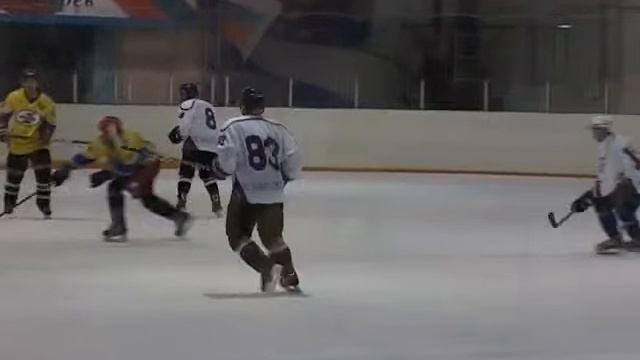 В Кузнецке новые встречи по хоккею с шайбой. Март 2013 год. смотреть онлайн