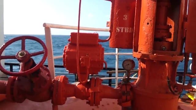 Первый рейс - Газовозы - Запуск грузовых насосов смотреть онлайн
