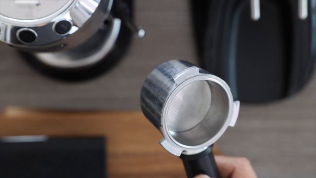 How to modify the Portafilter DeLonghi Dedica EC685 using a non pressurized filter basket and test. смотреть онлайн