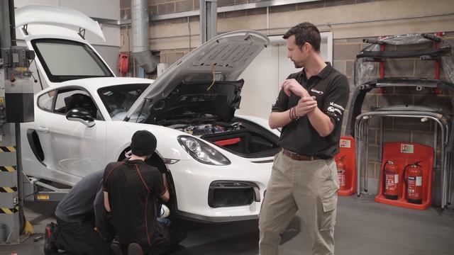 Porsche 997.2 GT3RS Engine Rebuild, GT3/Cayman S Track Car in the workshop Plus NEW Sales Arrivals! смотреть онлайн