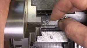 Токарный станок ТВ16. Нарезка резьбы резцом.