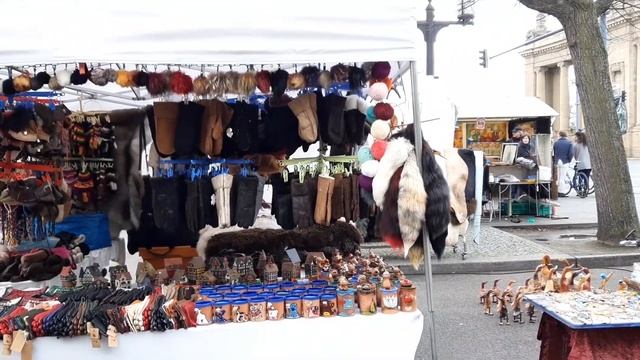 Блошиный рынок Германия Берлин смотреть онлайн