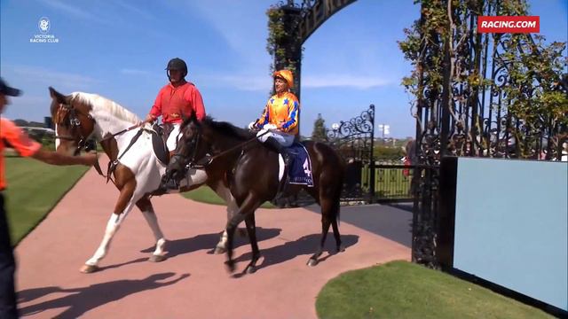 World's best sprinter heading to Flemington смотреть онлайн