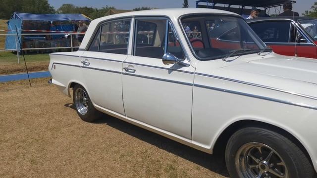Lovely Ford Cortina Consul GT? Stunning Classic Cars #classiccars #carshow #ford смотреть онлайн